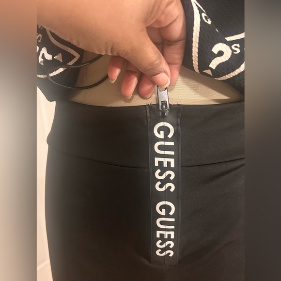 Guess Outfit: 2 PIECE:Top & Leggings - Picture 3 of 16